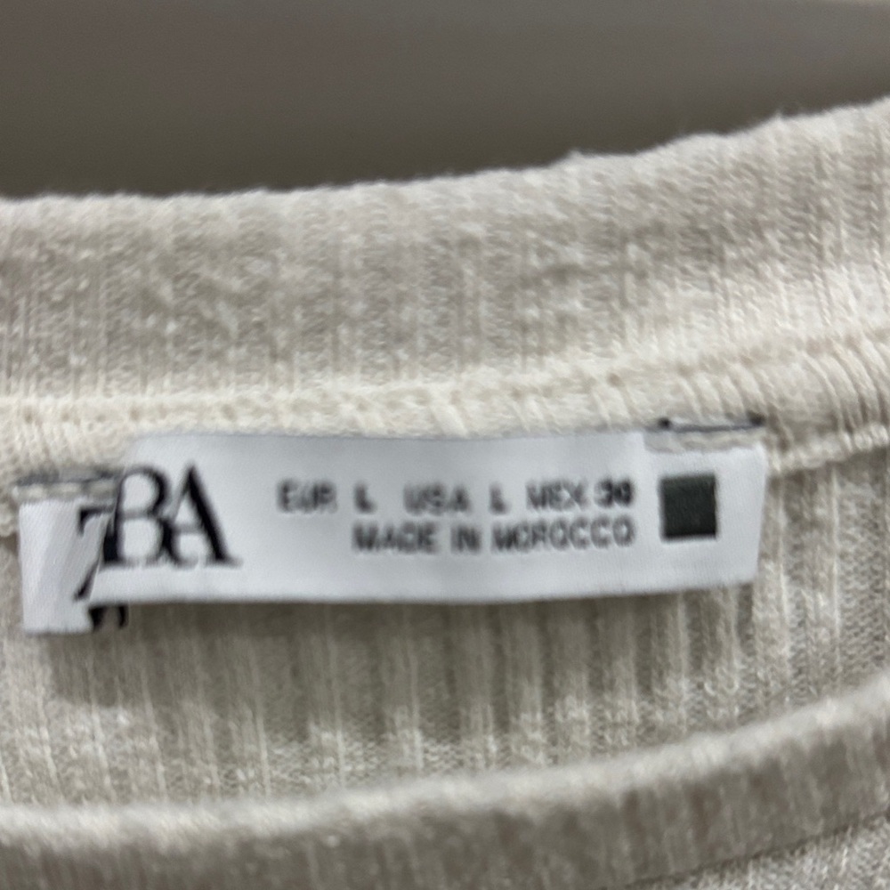 Zara Cream Ruffle Sleeve Top - Picture 2 of 3